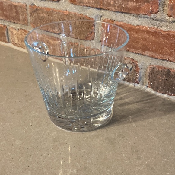 Crystal bucket with handles 6” diameter 5” deep - Picture 3 of 5